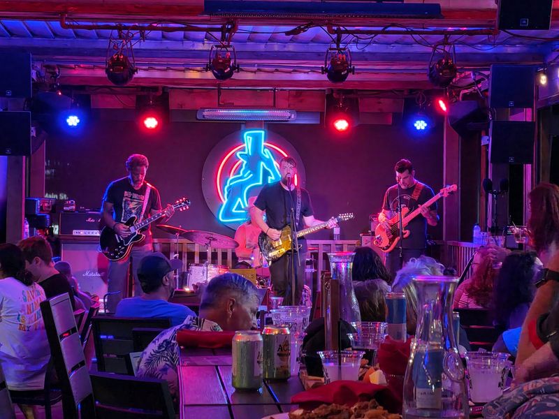 Catch Live Music At MadLife Stage & Studios