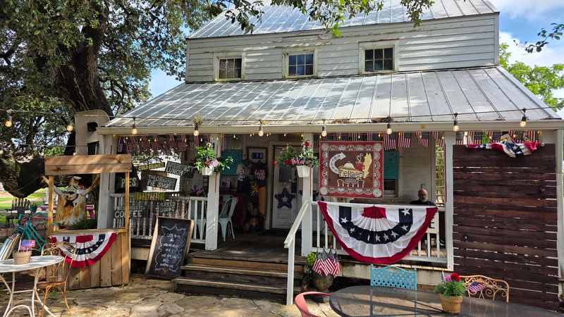 Pull Into Royers Pie Haven Under The Oak Trees