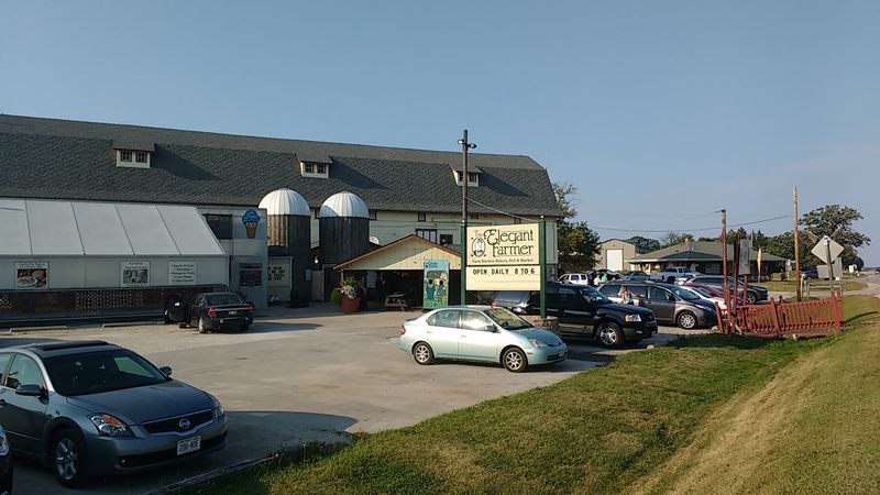 The First Glimpse of the Smilin' Barn
