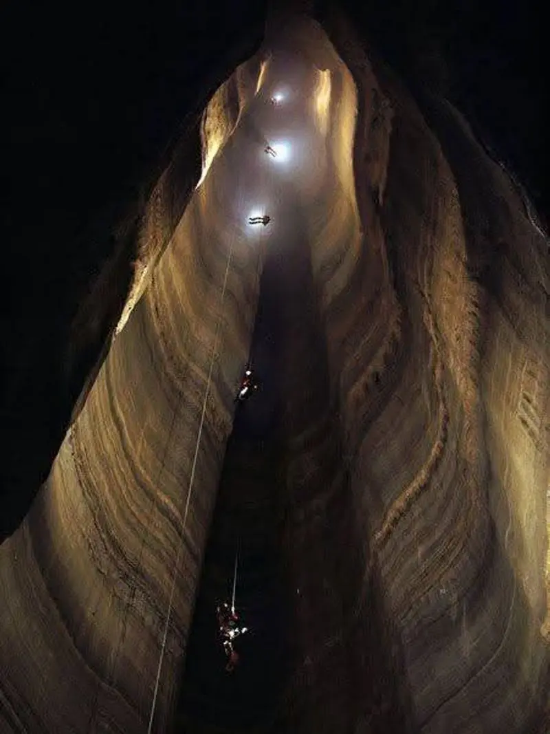 Incredible Pit Adds a Second Shock of Scale