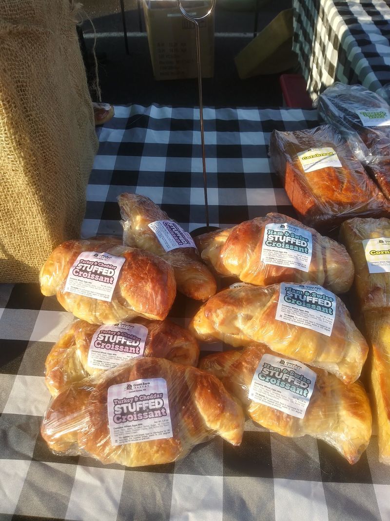 Bakery Aromas That Stop People Mid-Stroll