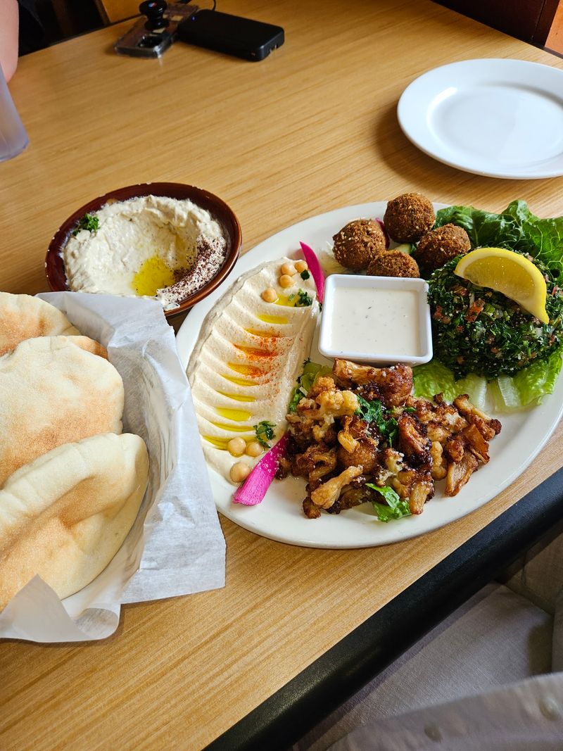 A Calm Meal on North High Street