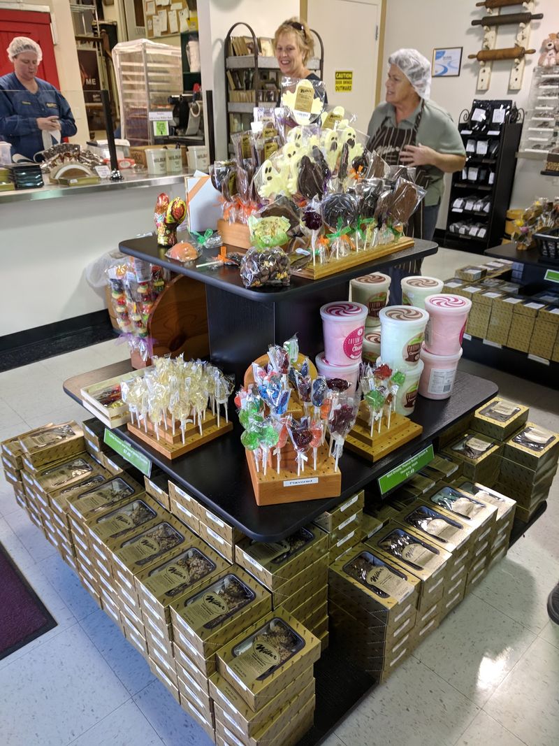 Gifts That Feel Personal and Local