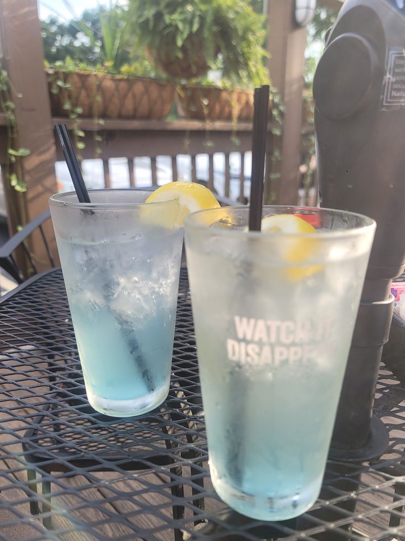 A Lake Road Restaurant With Lake Erie Just Outside
