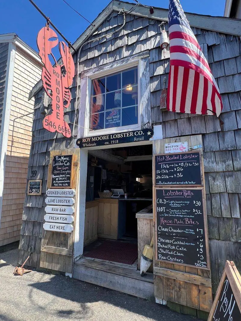 A Classic Rockport Seafood Stop On Bearskin Neck