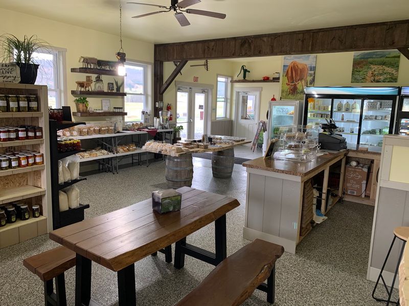 Small-Town Service Makes the Meal Better