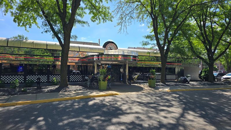 Patio Moments When Des Moines Feels Easy