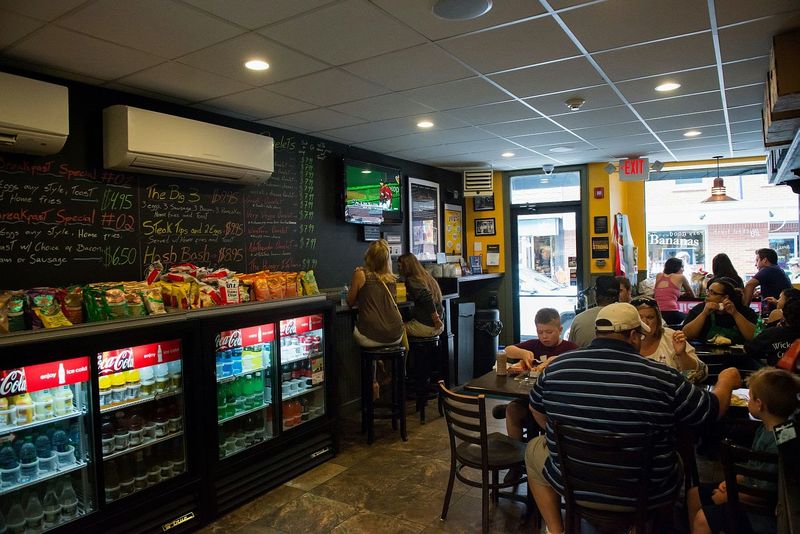 Quick Counter Service Fits a Busy Boston Day