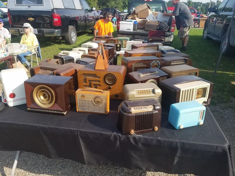 Hunt for Vintage Finds With a Sharp Eye