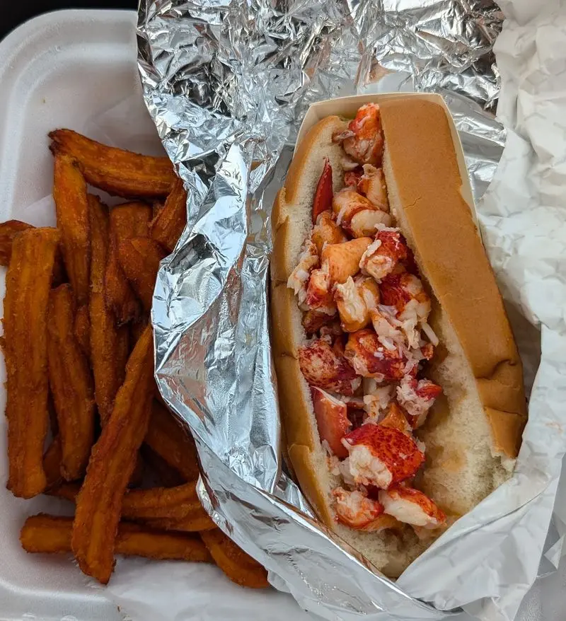 The Lobster Shack in East Haven, New Haven County,