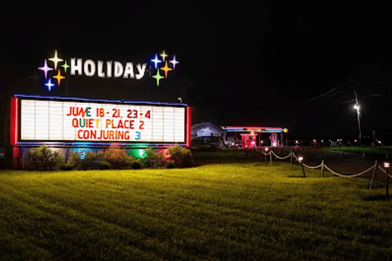 The Vintage Sign and Single Screen Keep History Visible