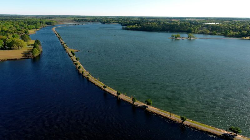 Lake Paul Wallace Adds an Outdoor Escape