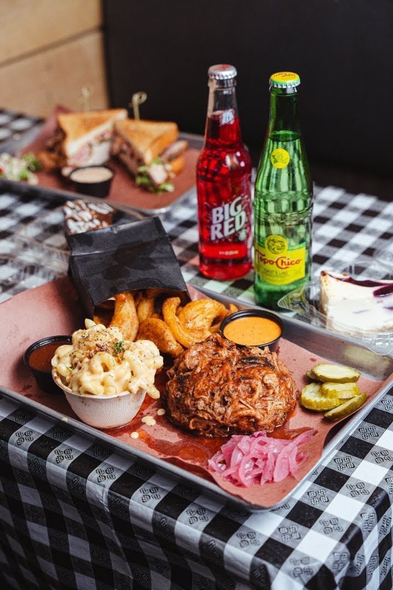 Hindsight BBQ in Waterbury, New Haven County, Connecticut