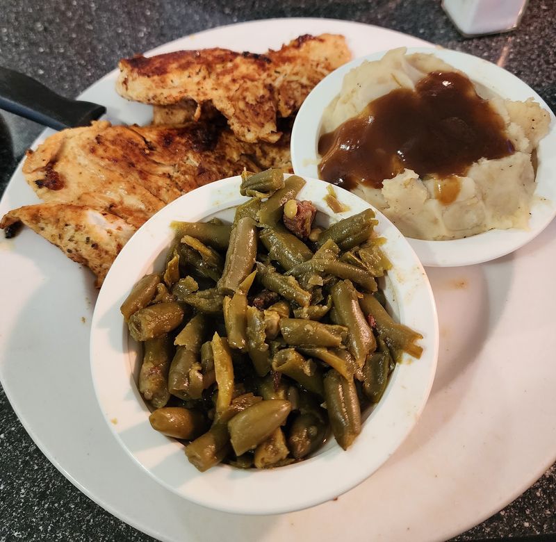 Comfort Plates That Taste Like Somebody Cares