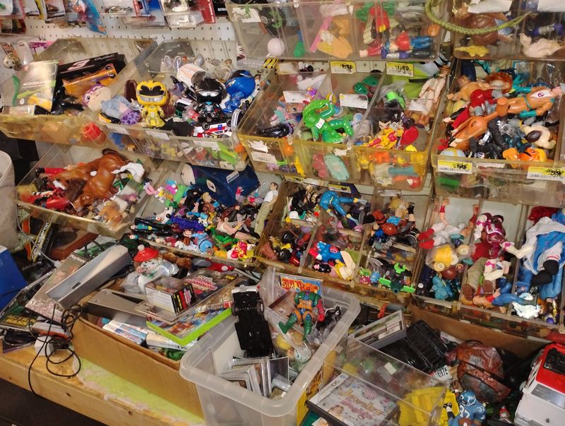 Browse Collectibles, Toys, And Memorabilia