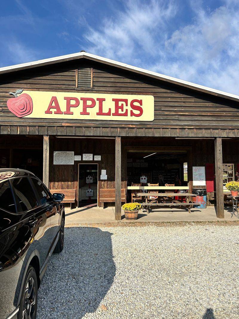 Silver Creek and Seamans' Orchards - Tyro