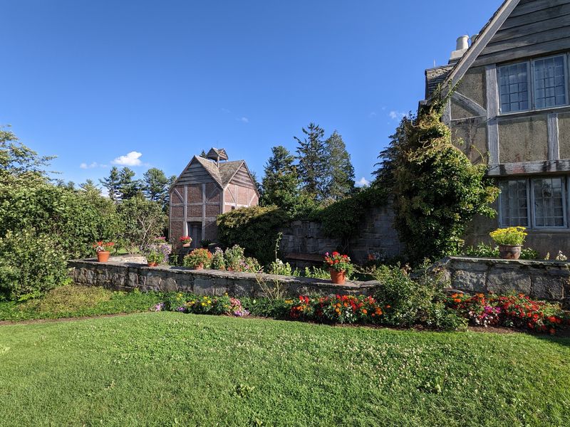 Litchfield - Historic New England Charm Without the Big-City Pace