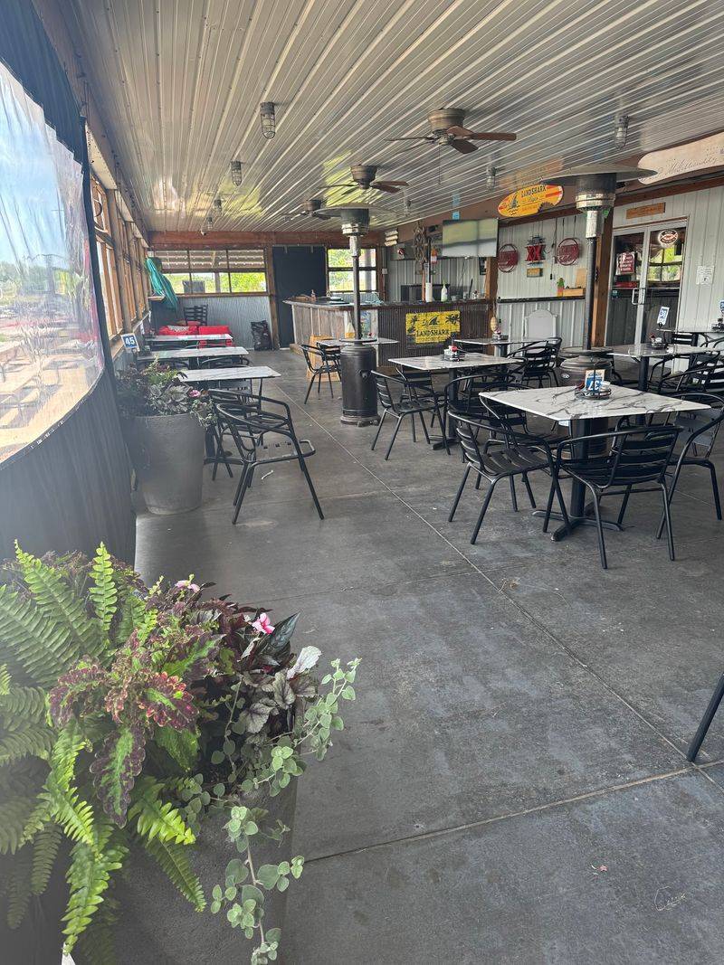 Louie's Lakeside Bistro & BBQ - Moravia