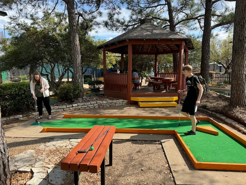 Putt-Putt Fun Center, Arlington and Tarrant County,