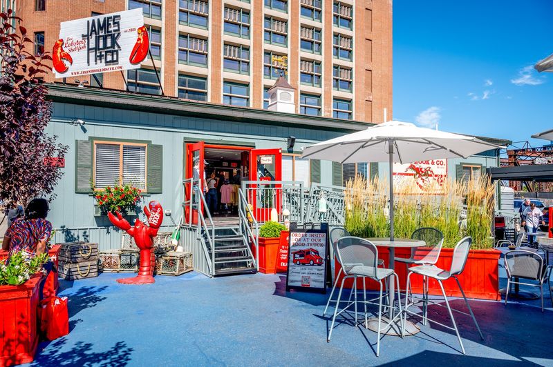James Hook & Co. - A No-Frills Seafood Stop Near Boston Harbor