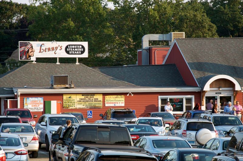 Lenny's Indian Head Inn - Branford