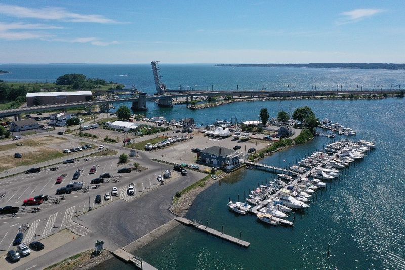 Watch the Boats Over Lunch at Mago Point