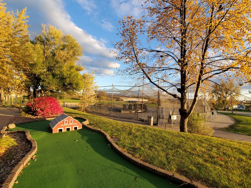 Jungle Golf & Games, Dubuque, Dubuque County