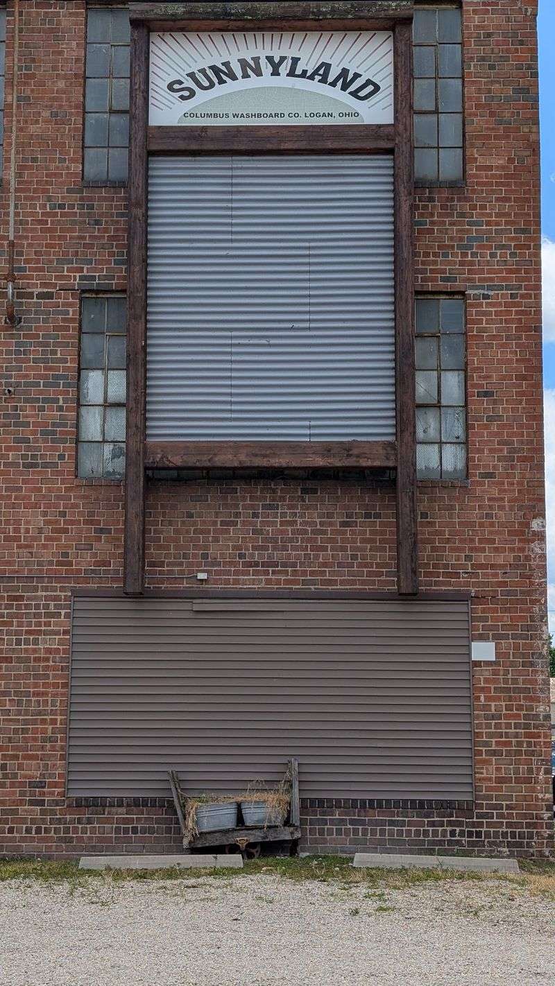 World's Largest Washboard - Logan