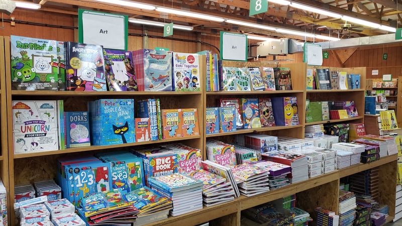 Kids' shelves pull young readers right in