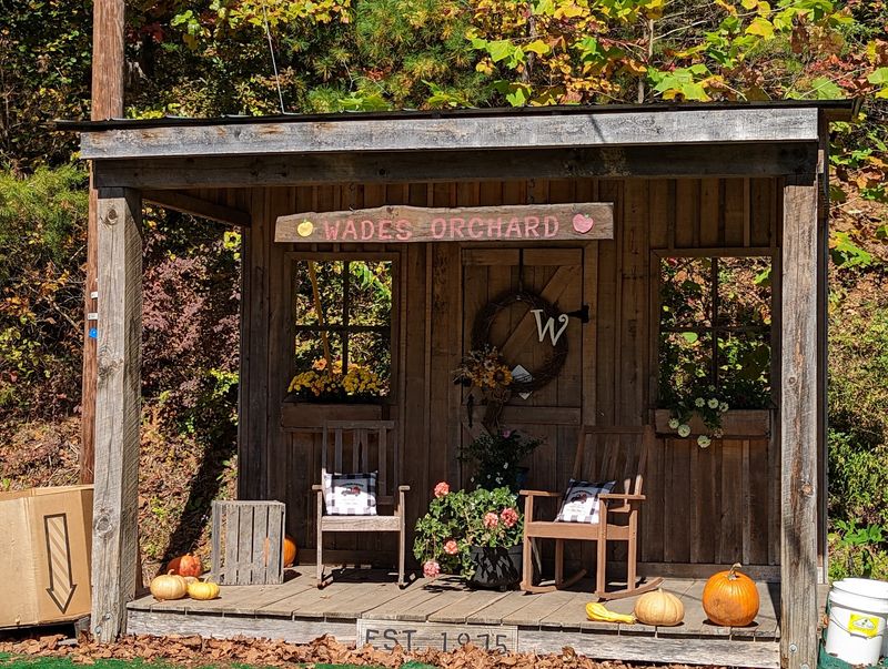 Wade's Orchard - Woolwine
