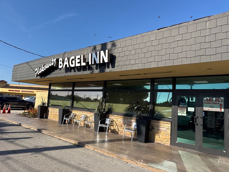 Flakowitz Bagel Inn - Boca Raton