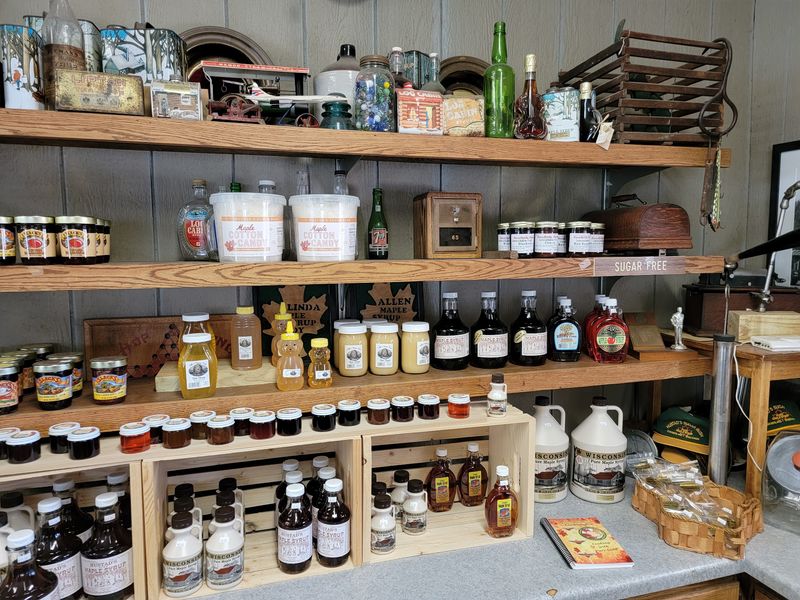 Hustad&rsquo;s Sugar Bush - Cumberland