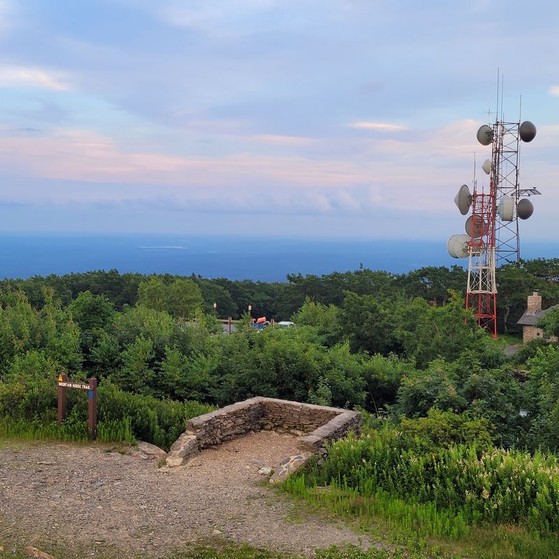 Wachusett Mountain Summit Trails - Princeton