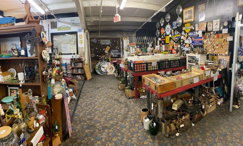 Laurel Junction Flea Market
