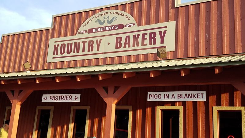 Kountry Bakery - Hallettsville