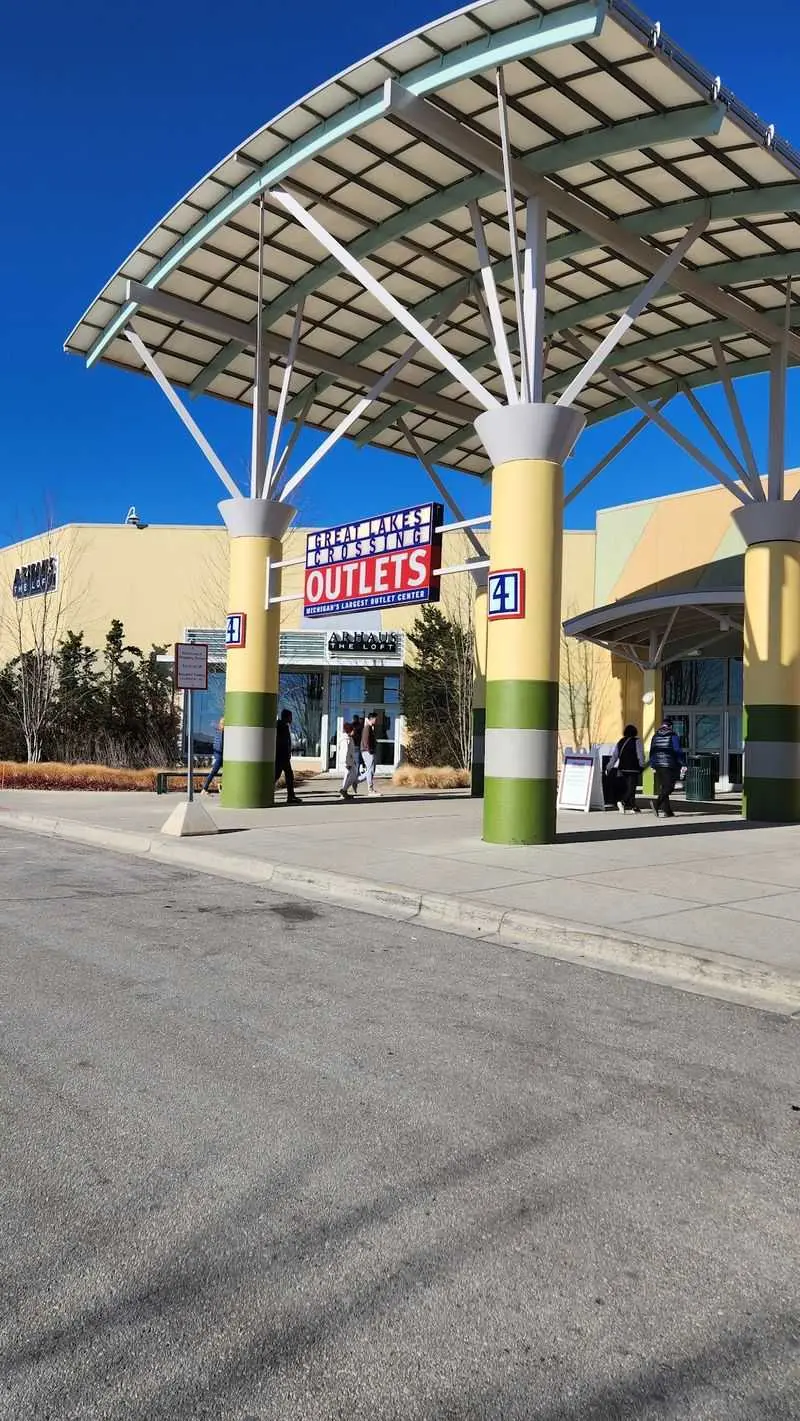 A Massive Outlet Mall Hiding In Auburn Hills