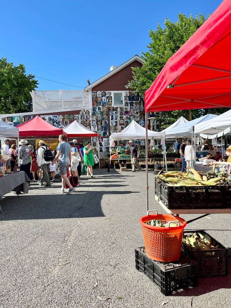 Del Ray Farmers Market - Alexandria