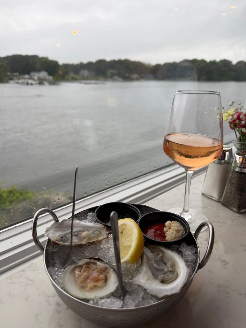 The Fisherman Restaurant at Long Point - Groton