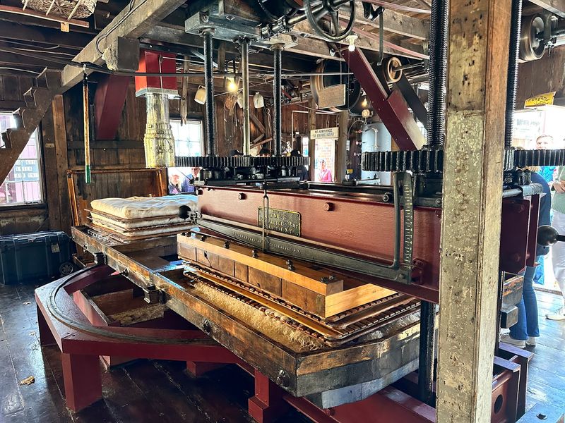 A Steam-Powered Press Still Steals the Show