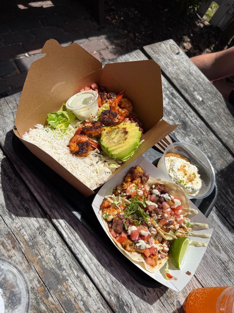 Quick Service For Hungry Beach Walkers