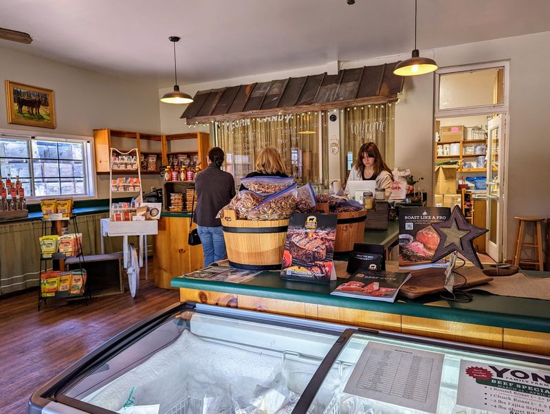 The Nut House & Country Market - Ridge Spring