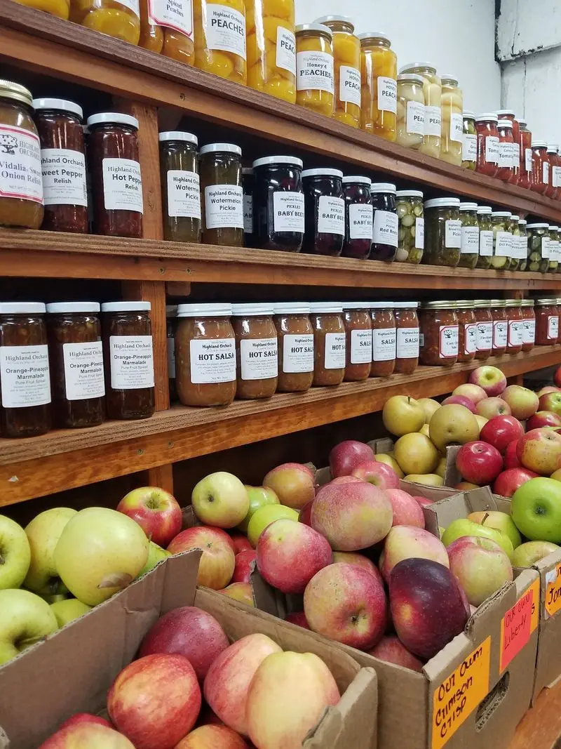 Highland Orchards Farm Market