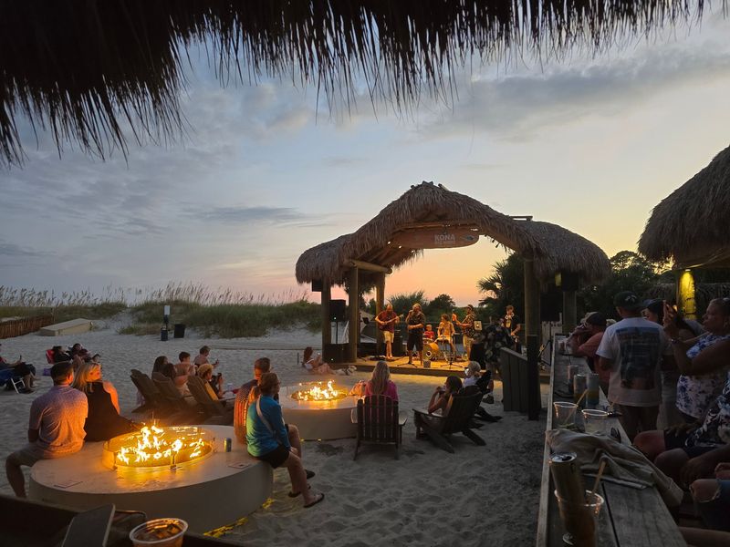 Tiki Hut - Hilton Head Island