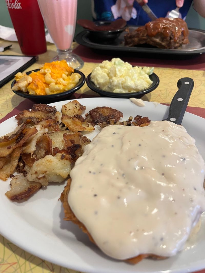 Country Sides Keep the Plates Balanced