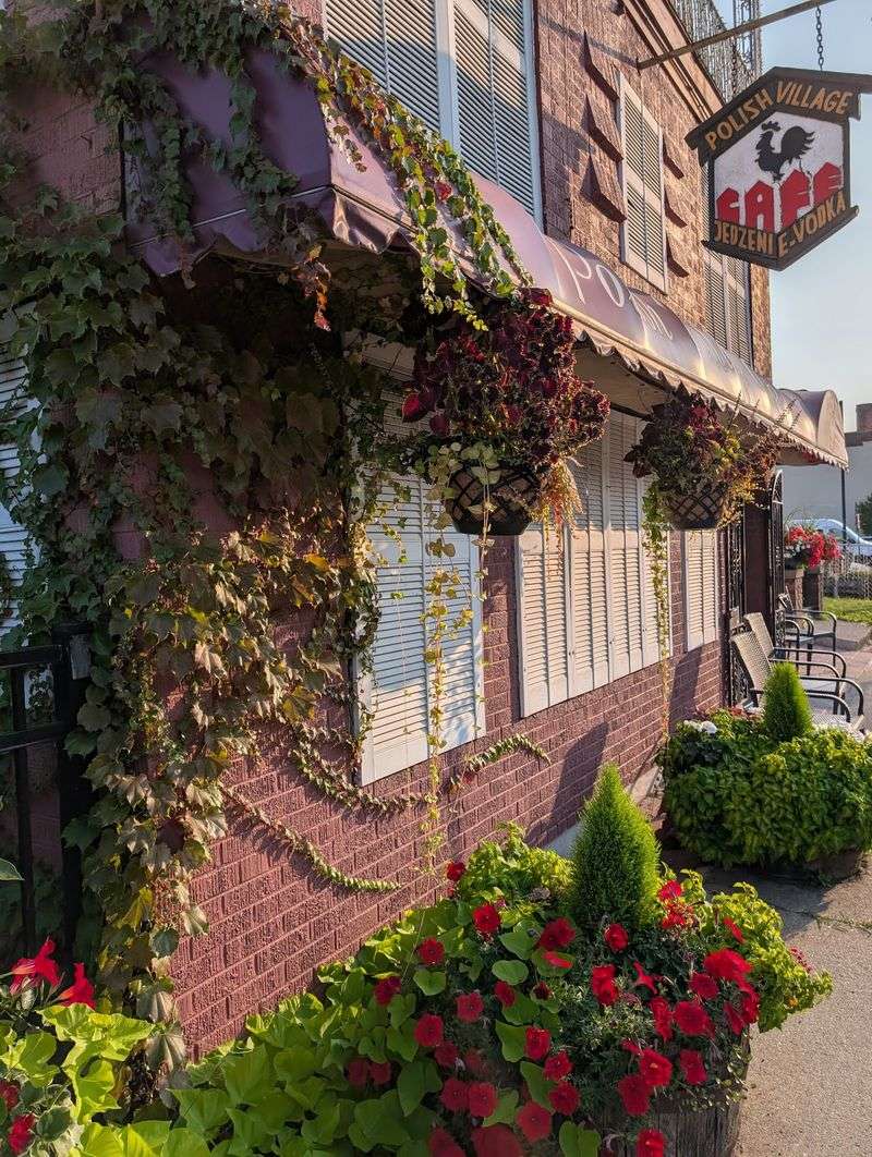 Find the Dining Room Below Street Level