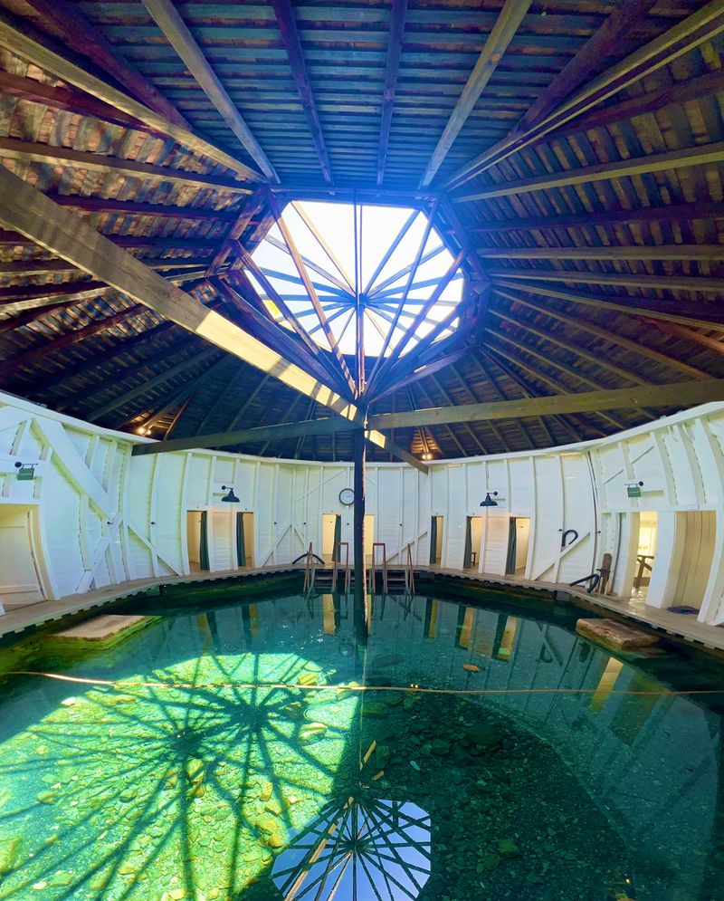 Mountain Springs and Quiet Luxury - Warm Springs, Bath County