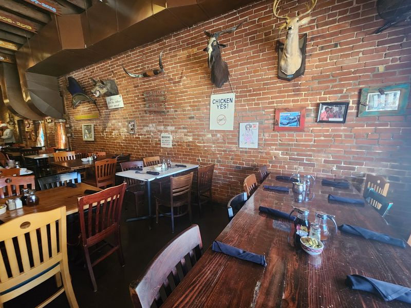 Family-Style Dining Makes Everyone Part of Dinner