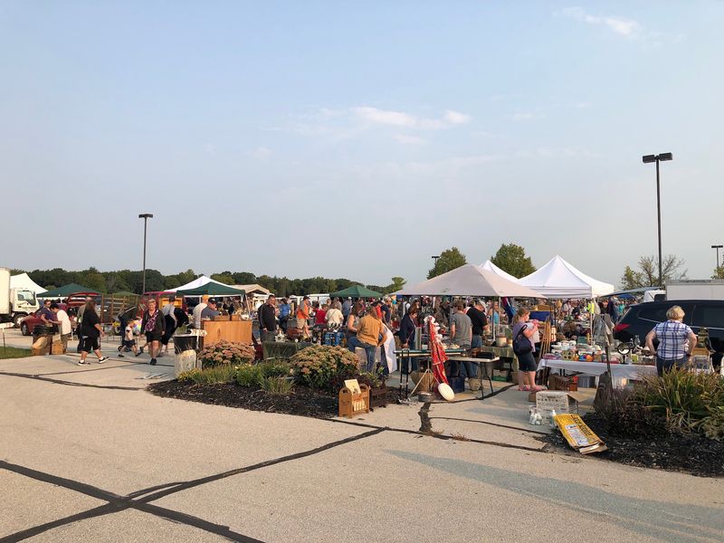 St. Gabriel's Giant Flea Market - Hubertus
