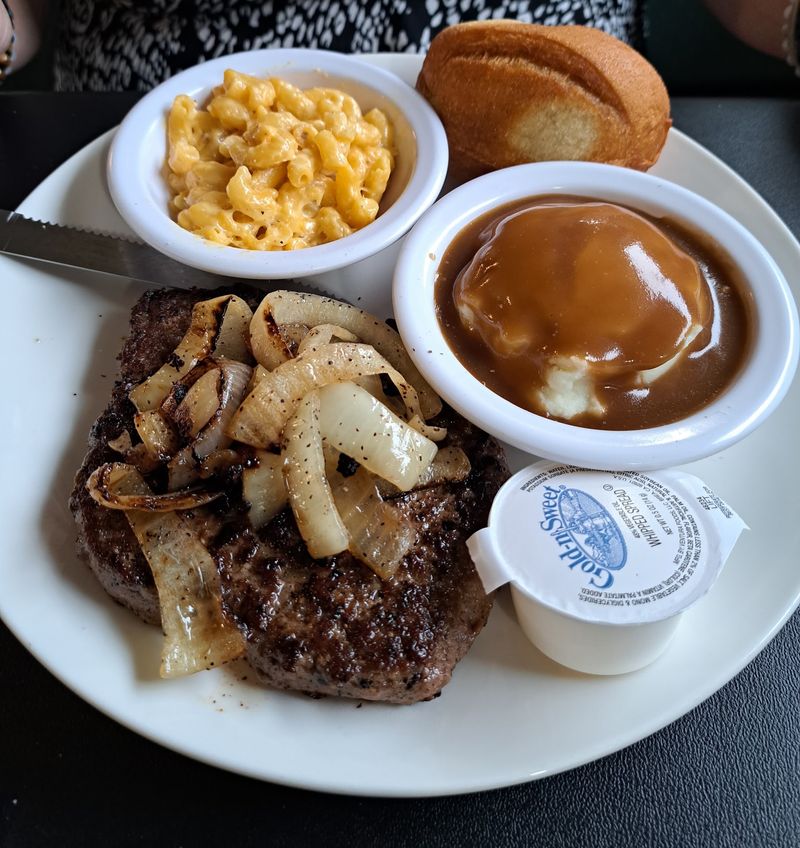 Savor Local Food, Coffee, and Mountain Hospitality