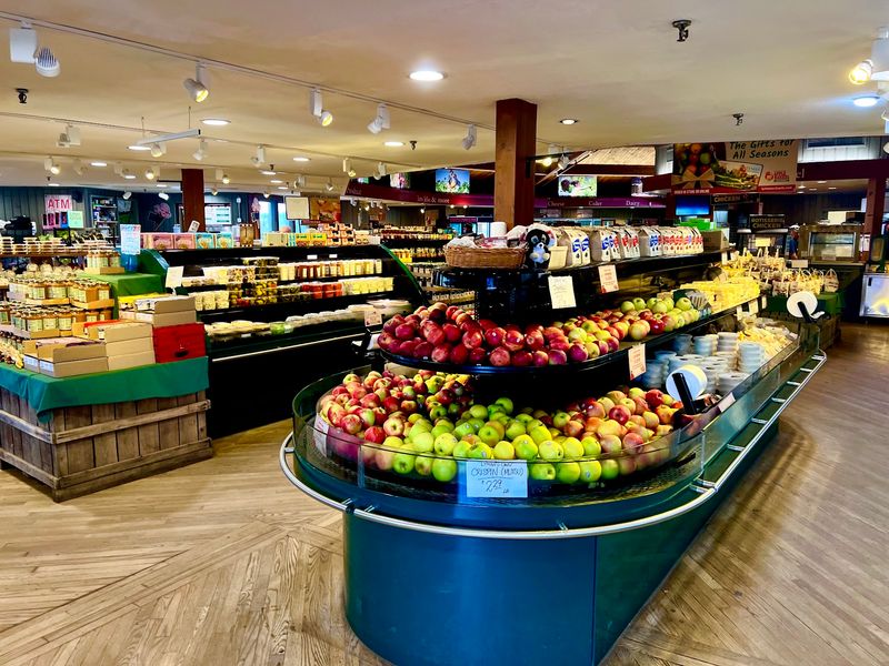 Lyman Orchards - Middlefield